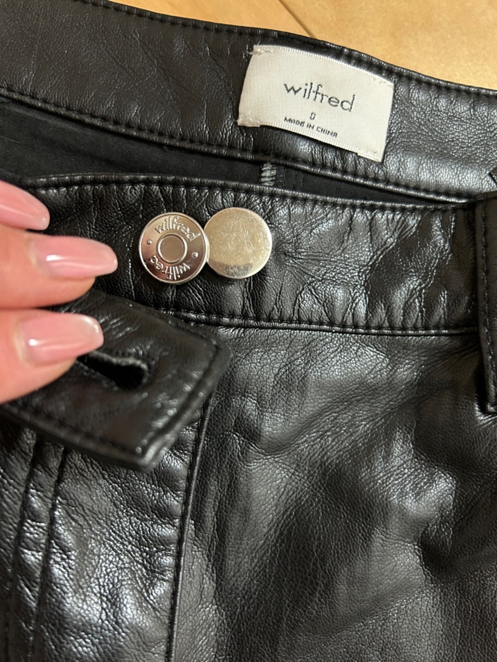 Wilfred Faux Leather Skinny Pants – Size 0 - Picture 5 of 8